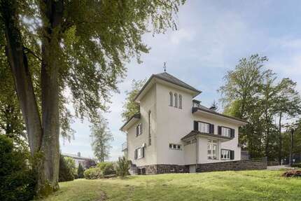 Haus zum Kaufen in Wachtberg 2.190.000 € 330 m² 9 zimmer