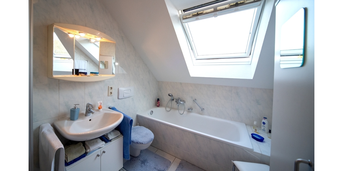 Charmantes Zweifamilienhaus mit gepflegtem Garten – Viel Platz, ruhige Lage in idyllischer Waldnähe - Zweifamilienhaus Rheinbreitbach | Angebot:23660349