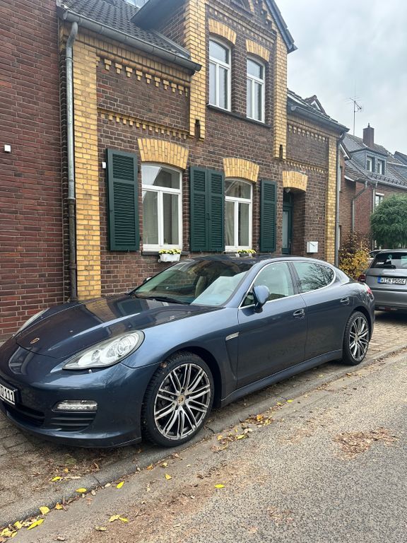 Porsche Panamera 81.457 km 26.900 € Köln 50769