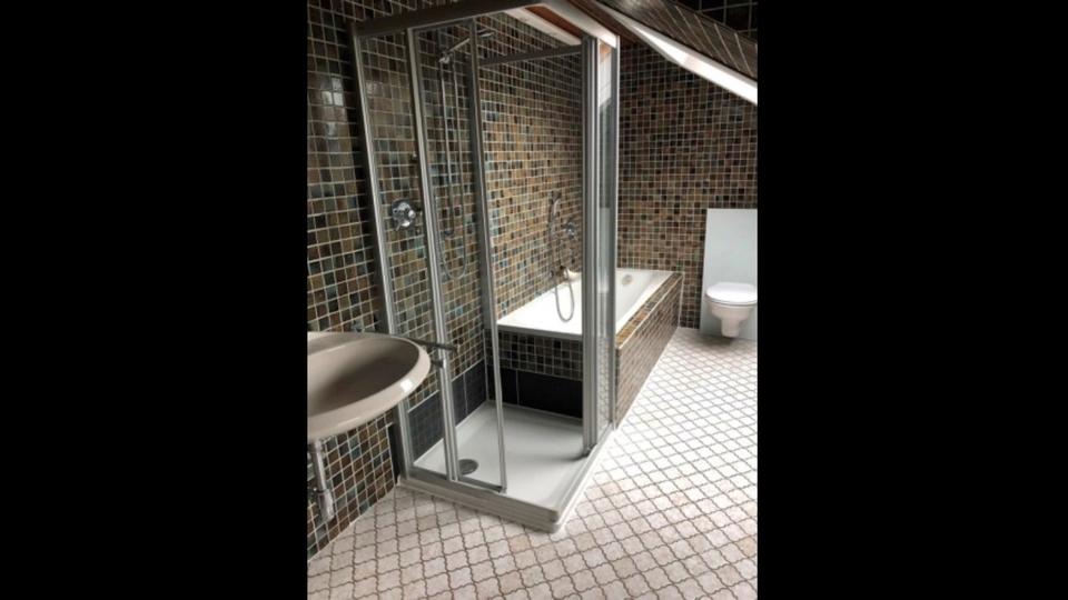 Dachgeschoßwohnung Hennef (Sieg) - 4 Zimmer, 120 m&sup2;, 1.050&euro; | Angebot:24835277