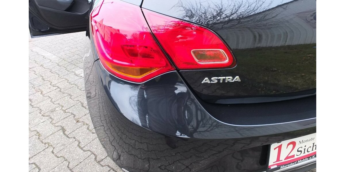 Opel Astra SELECTION GARAGENWAGEN orig. 71.086 km ! 71.086 km 8.408 &euro; Köln 50858