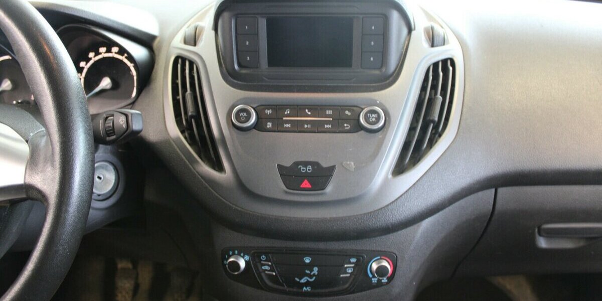 Ford Transit Courier 99.567 km 7.980 &euro; Euskirchen 53881