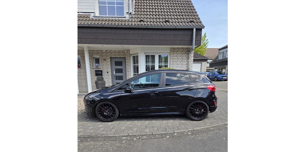 Ford Fiesta 57.169 km 16.950 &euro; Niederkassel 53859