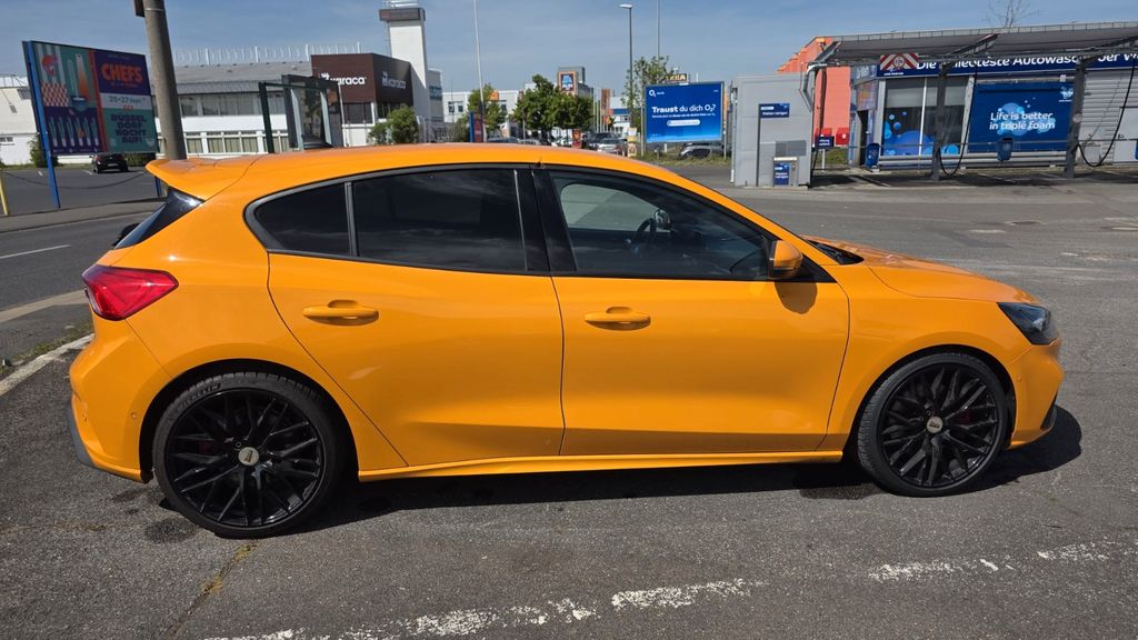 Ford Focus 98.500 km 20.700 &euro; Brühl 50321
