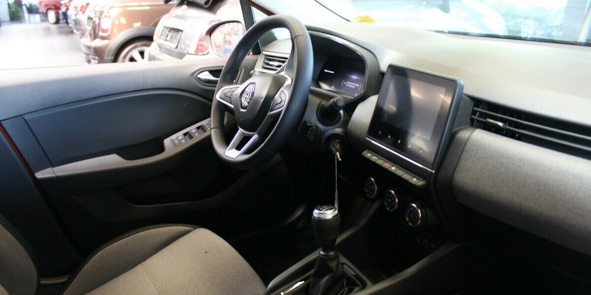 Renault Clio SCe 65 EVOLUTION 21.008 km 13.980 &euro; Euskirchen 53881