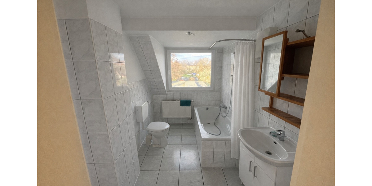 Dachgeschoßwohnung Hürth - 2.5 Zimmer, 73 m&sup2;, 1.000&euro; | Angebot:25855877