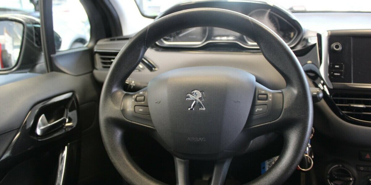 Peugeot 208 PureTech 82 72.930 km 8.980 &euro; Euskirchen 53881