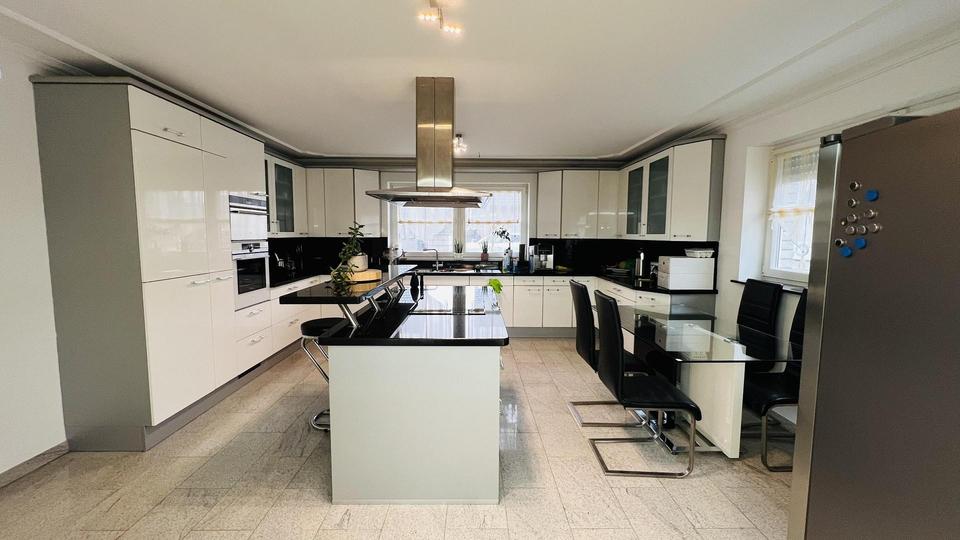 Mehrfamilienhaus, Wohnhaus Köln Lindenthal - 6 Zimmer, 266 m&sup2;, 3.150&euro; | Angebot:25756607