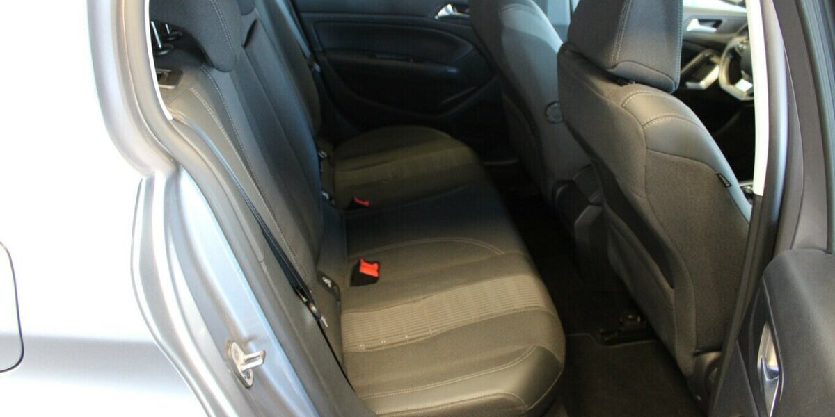 Peugeot 308 1.5 BlueHDi Allure Pack 61.193 km 13.980 &euro; Euskirchen 53881