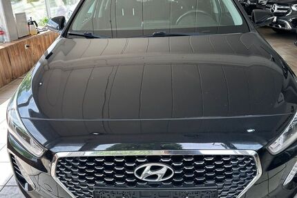 Hyundai i30 181.000 km 8.900 € Bonn 53119