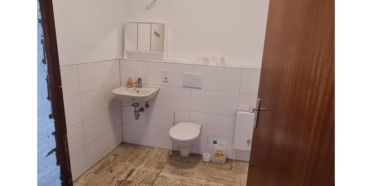 Etagenwohnung Rösrath - 9 Zimmer, 300 m&sup2;, 4.000&euro; | Angebot:25632982