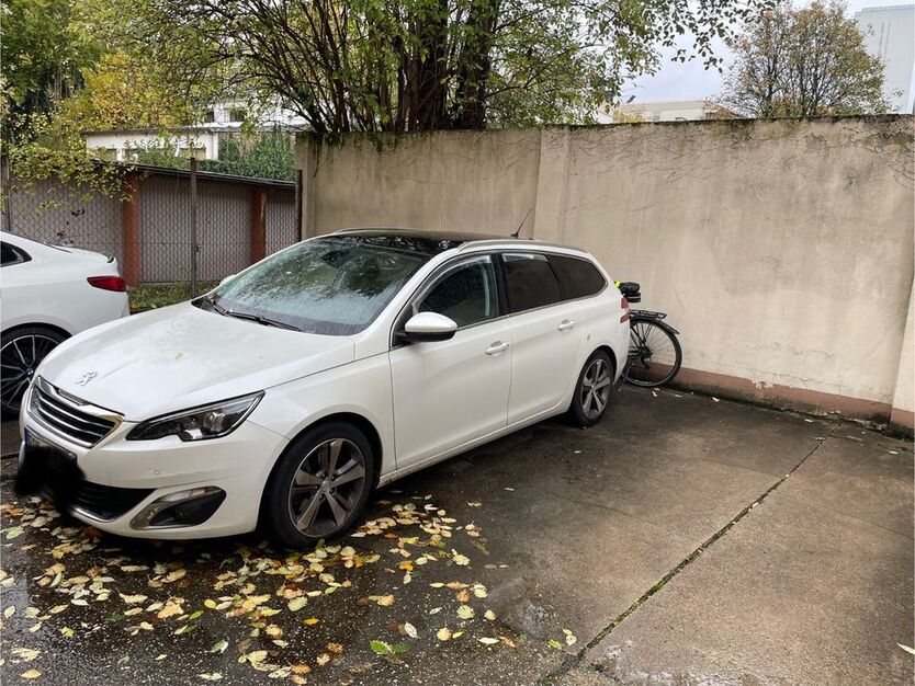 Peugeot 308 130.572 km 10.500 € Köln 50676