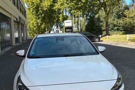 Hyundai i30 66.000 km 15.200 € Bonn 53229