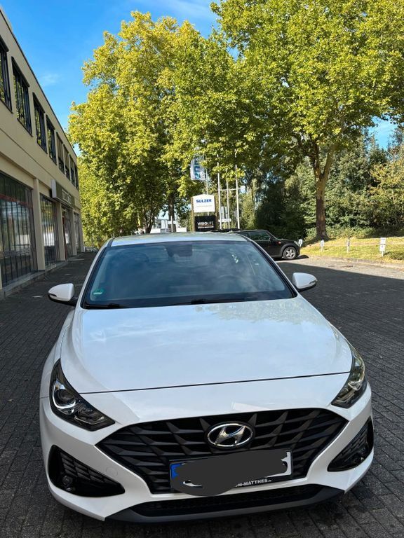 Hyundai i30 66.000 km 15.200 € Bonn 53229
