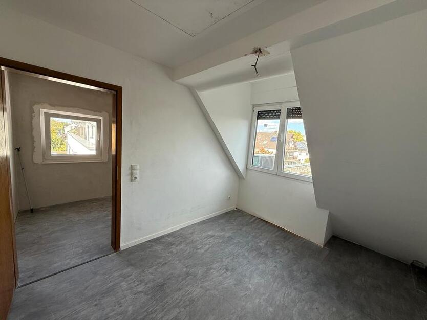 Moderne Doppelhaushälfte mit 3 Etagen zu vermieten Maximal 5 p