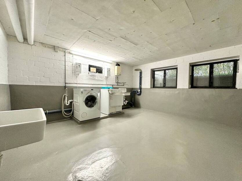 CITYHOUSE: Schicke Wohnung! Und ein von Grund auf gepflegtes Gemeinschaftseigentum! PKW-SP & Balkon!