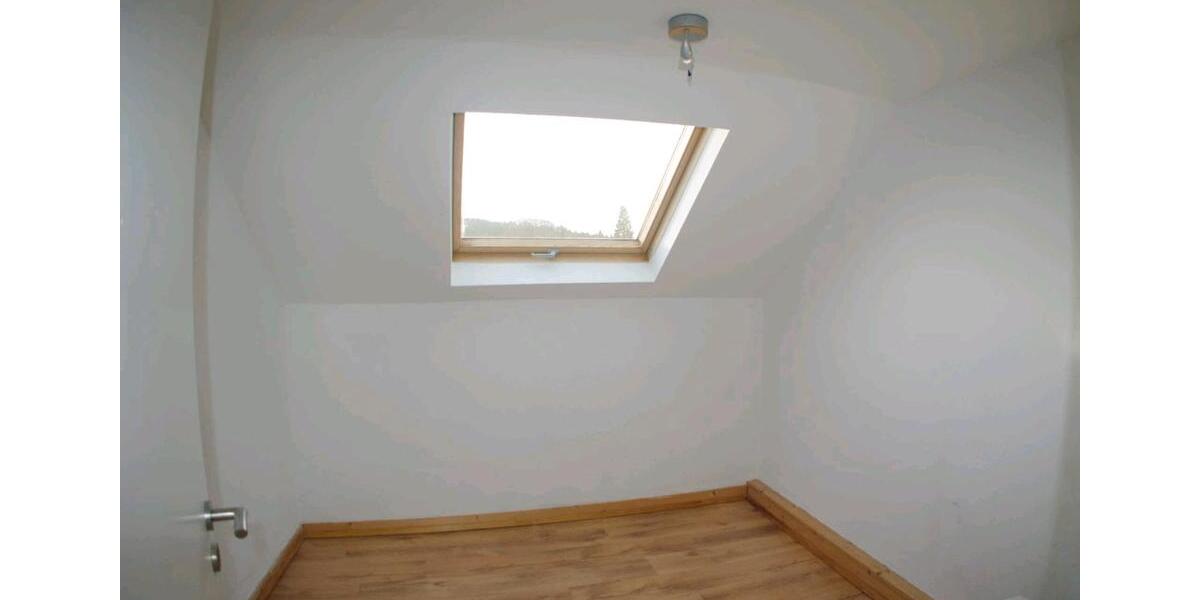 Dachgeschoßwohnung Hennef (Sieg) - 2.5 Zimmer, 52 m&sup2;, 520&euro; | Angebot:25844827