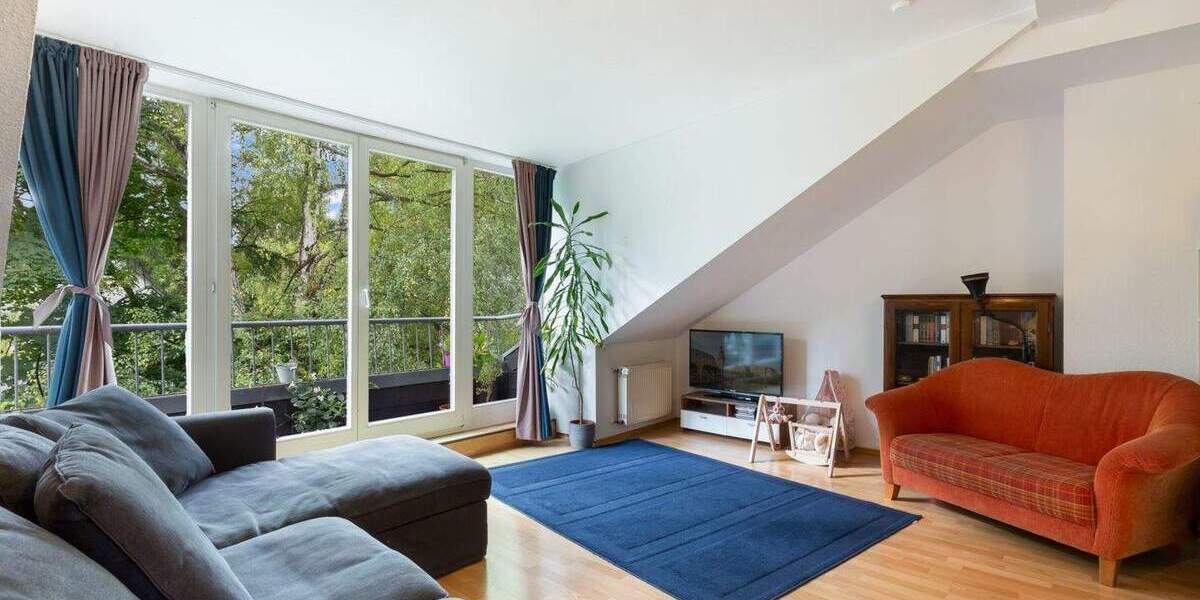 Lichtdurchflutete 3-Zimmer-Dachgeschosswohnung mit französischem Balkon 3 zimmer