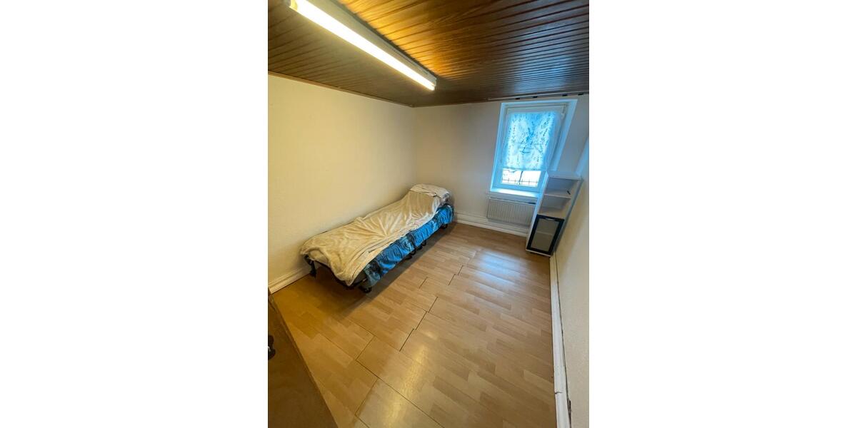 Etagenwohnung Erftstadt - 1 Zimmer, 18 m&sup2;, 350&euro; | Angebot:25903128