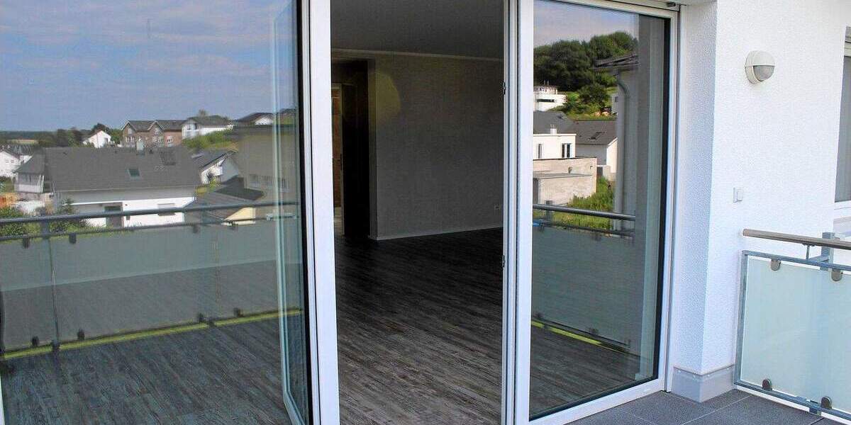 Etagenwohnung Königswinter Thomasberg - 3 Zimmer, 94 m&sup2;, 1.240&euro; | Angebot:24376522