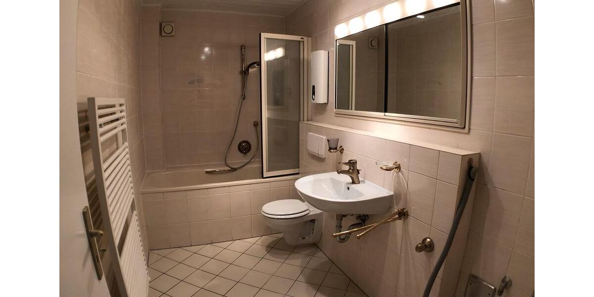 Erdgeschoßwohnung Hürth - 3 Zimmer, 84 m&sup2;, 1.100&euro; | Angebot:25876000