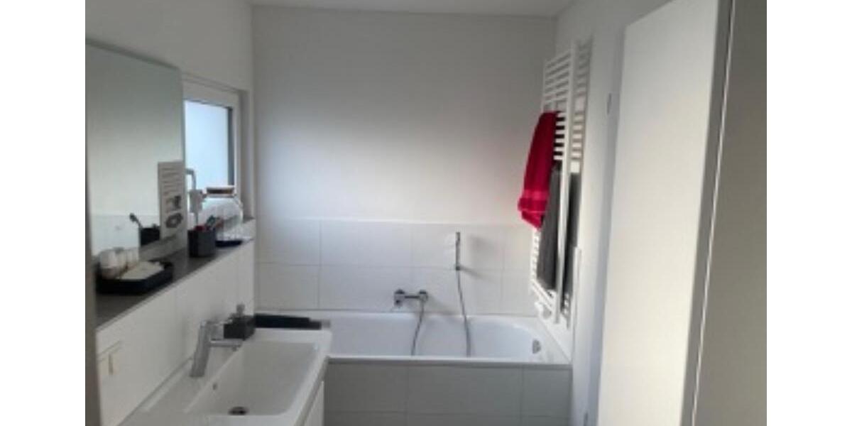 Einfamilienhaus Bergisch Gladbach - 3 Zimmer, 124 m&sup2;, 1.700&euro; | Angebot:25589822