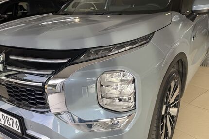 Mitsubishi Plug-in Hybrid Outlander 15.000 km 52.990 &euro; Brühl 50321