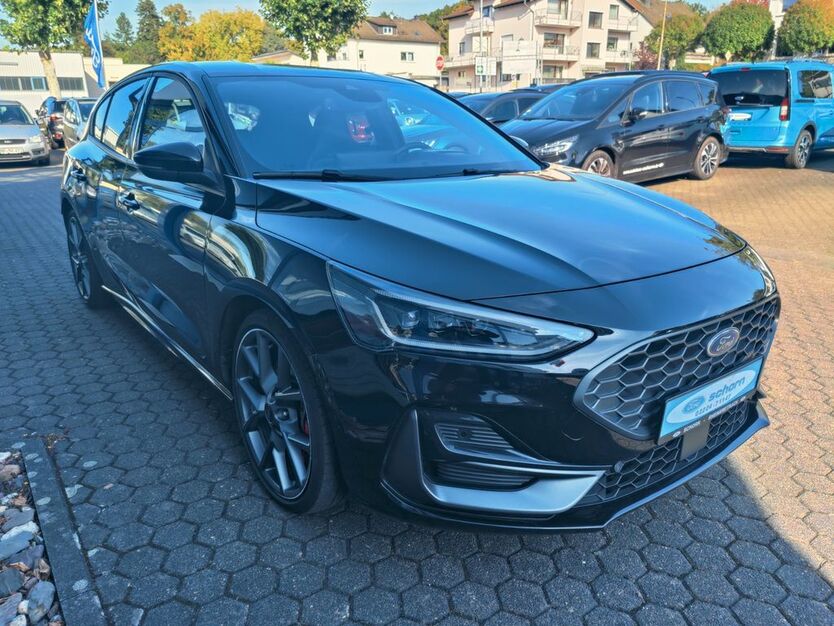 Ford Focus 75.713 km 25.990 € Rheinbreitbach 53619