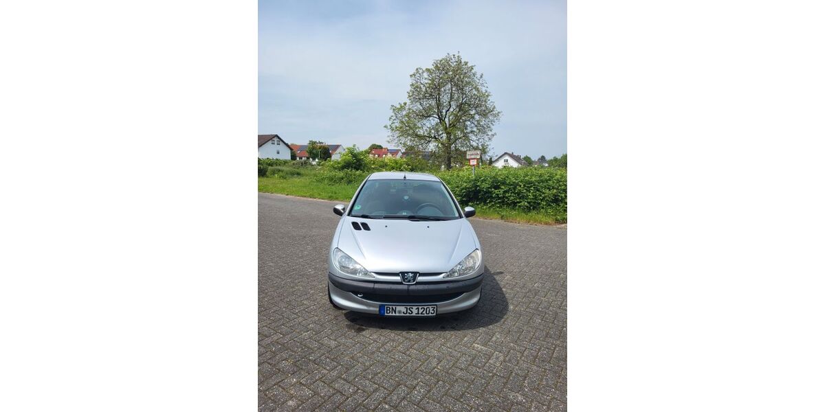 Peugeot 206 143.000 km 900 &euro; Bonn 53225