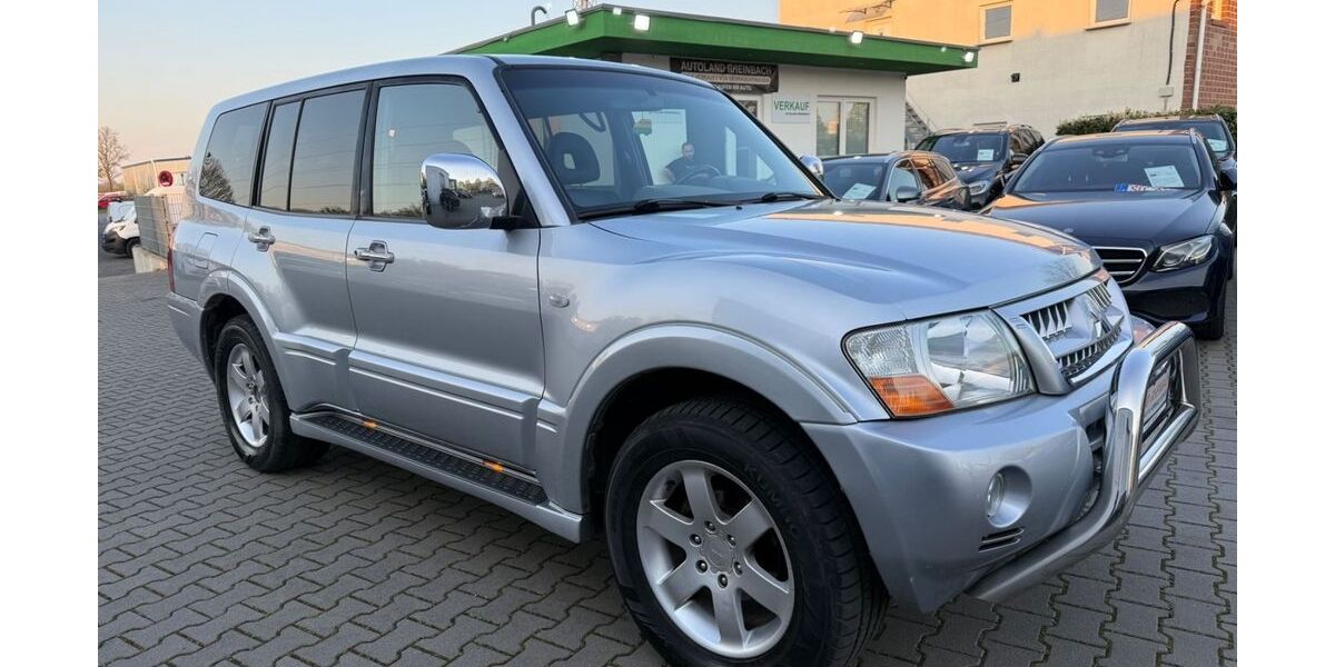 Mitsubishi Pajero 184.000 km 8.900 &euro; Rheinbach 53359