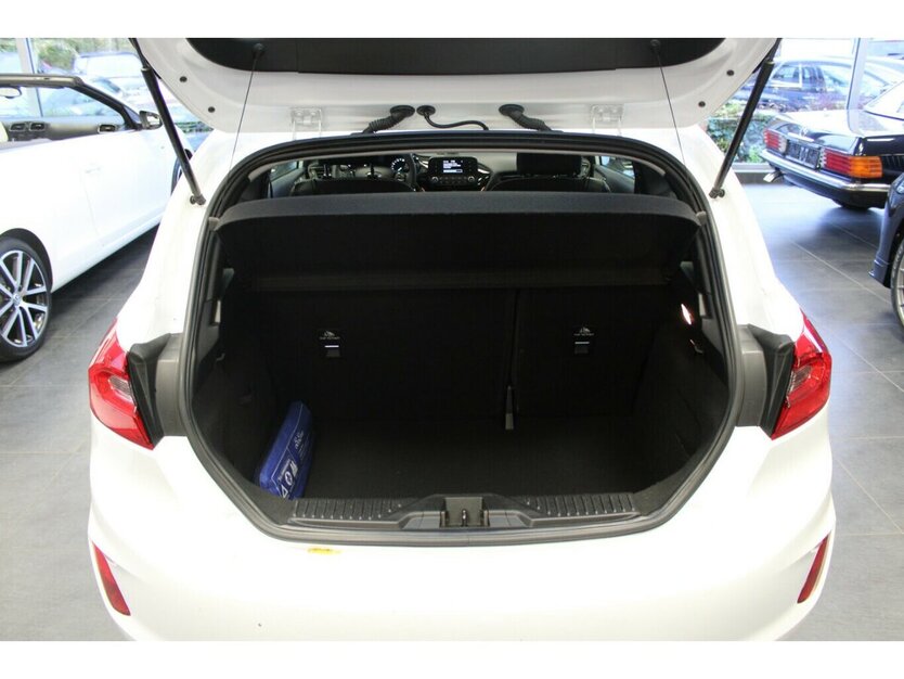 Ford Fiesta 1.1 - AHK - Klima - BT - 68.512 km 7.980 € Euskirchen 53881