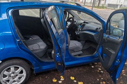 Chevrolet Spark 97.000 km 2.200 € Köln 51103