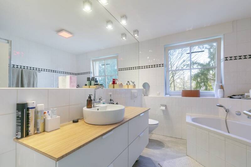 Etagenwohnung Köln Marienburg - 3 Zimmer, 157 m&sup2;, 2.580&euro; | Angebot:22133127