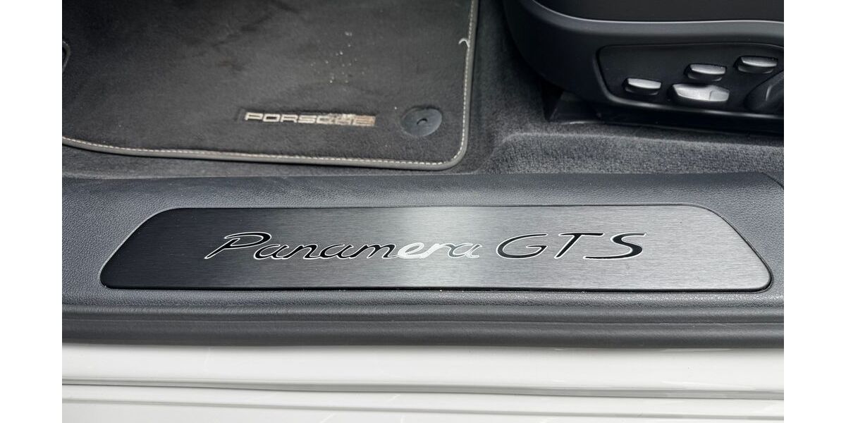 Porsche Panamera 60.000 km 107.900 &euro; Bergisch Gladbach 51429