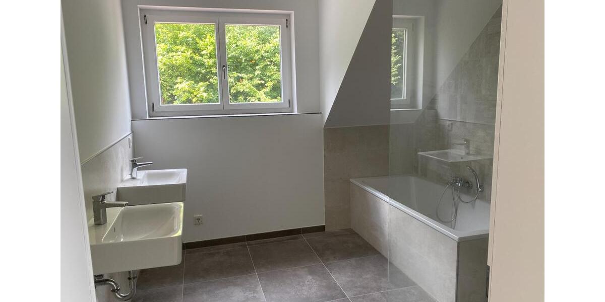 Einfamilienhaus Lohmar - 6 Zimmer, 208 m&sup2;, 3.190&euro; | Angebot:24513027