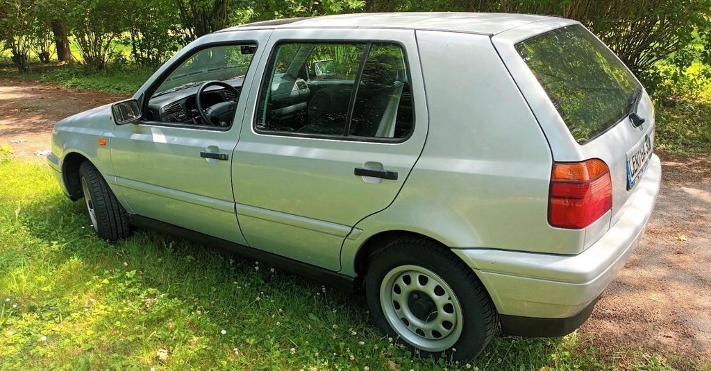 VW Golf 35.600 km 4.600 &euro; Bad Neuenahr 53474