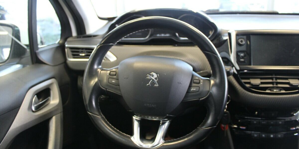 Peugeot 2008 PureTech 130 GPF Allure 38.193 km 12.980 &euro; Euskirchen 53881
