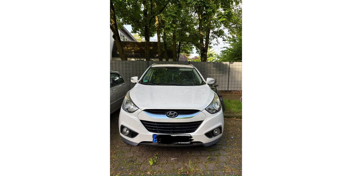 Hyundai ix35 97.000 km 8.200 &euro; Köln 51107