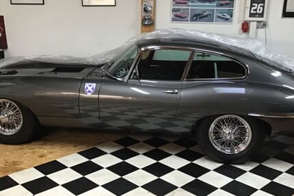 Jaguar E-Type 9.999.999 km 289.000 &euro; Brühl 50321