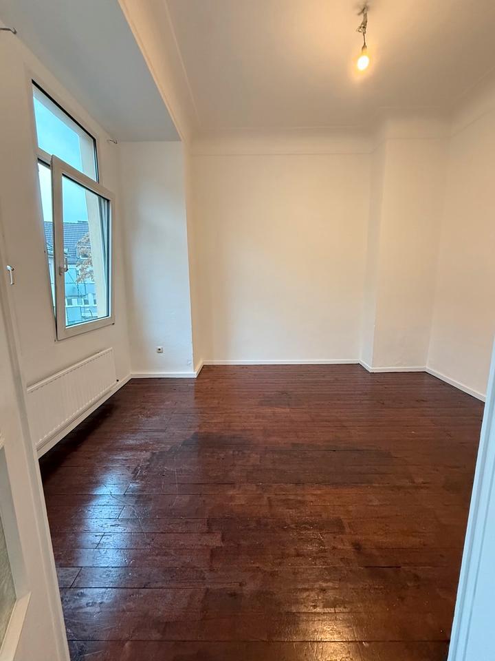 Renovierte 4-Zimmerwohnung in Köln Nippes zu Vermieten zimmer