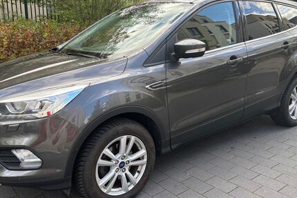 Ford Kuga 136.000 km 9.650 &euro; Bonn 53177