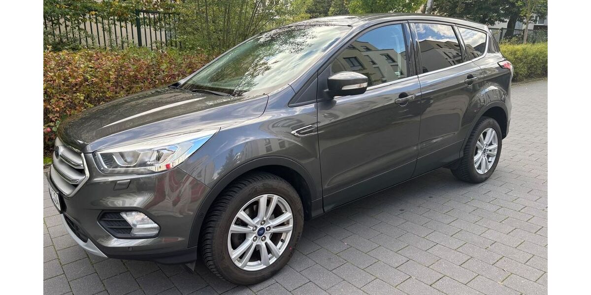 Ford Kuga 136.000 km 9.650 &euro; Bonn 53177