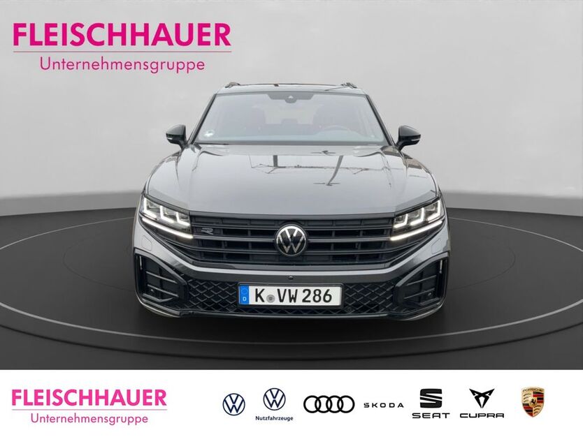 VW Touareg 8.000 km 81.970 € Köln-Mülheim 51063