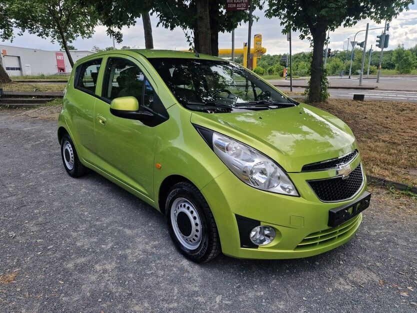 Chevrolet Spark 68.000 km 3.999 € Köln 51107