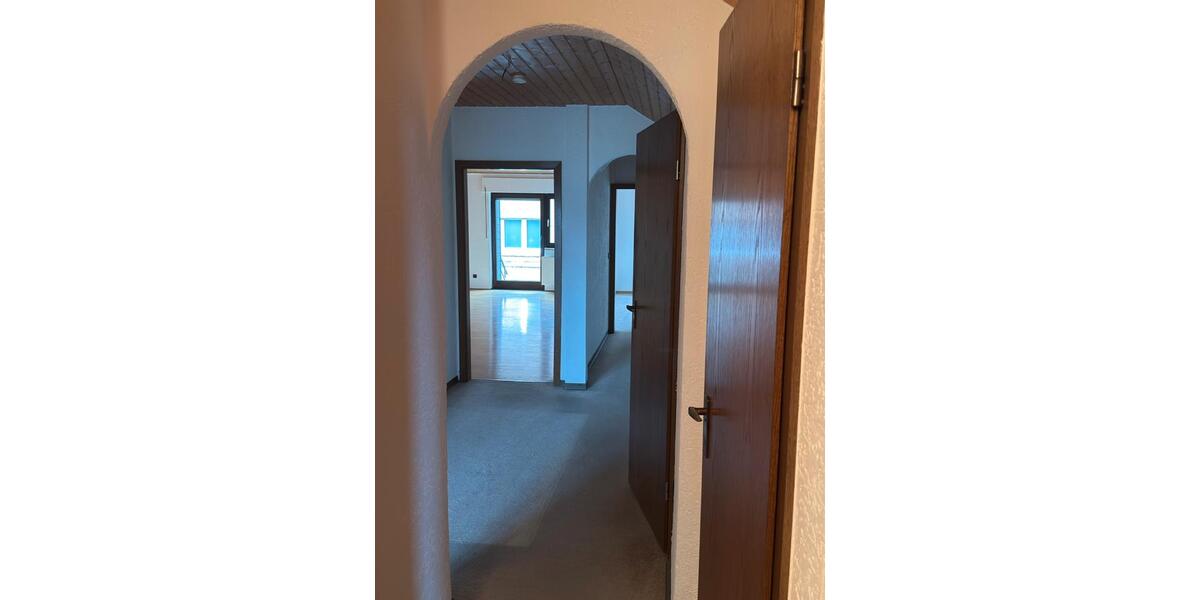 Dachgeschoßwohnung Sinzig - 2.5 Zimmer, 105 m&sup2;, 720&euro; | Angebot:25724562