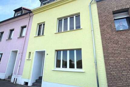 Haus Euskirchen - 7 Zimmer, 140 m&sup2;, 2.500&euro; | Angebot:26950137