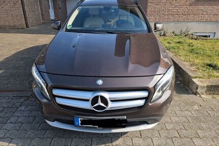 Mercedes GLA 220