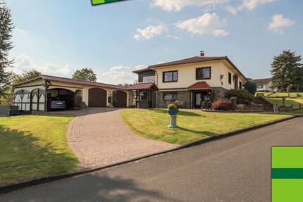 Reichlich Platz für Ihre Ideen: 307 m² Wohn- und Nutzfläche! 4 zimmer