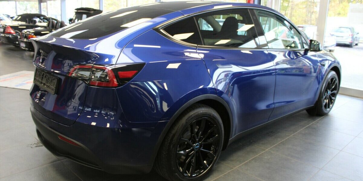 Tesla Model Y RWD 33.530 km 32.980 &euro; Euskirchen 53881