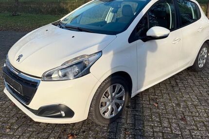 Peugeot 208 62.000 km 7.990 &euro; Kircheib 57635